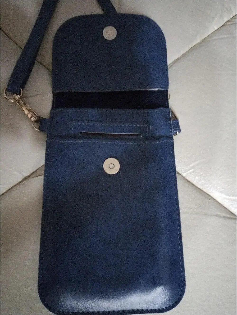Touch screen purse